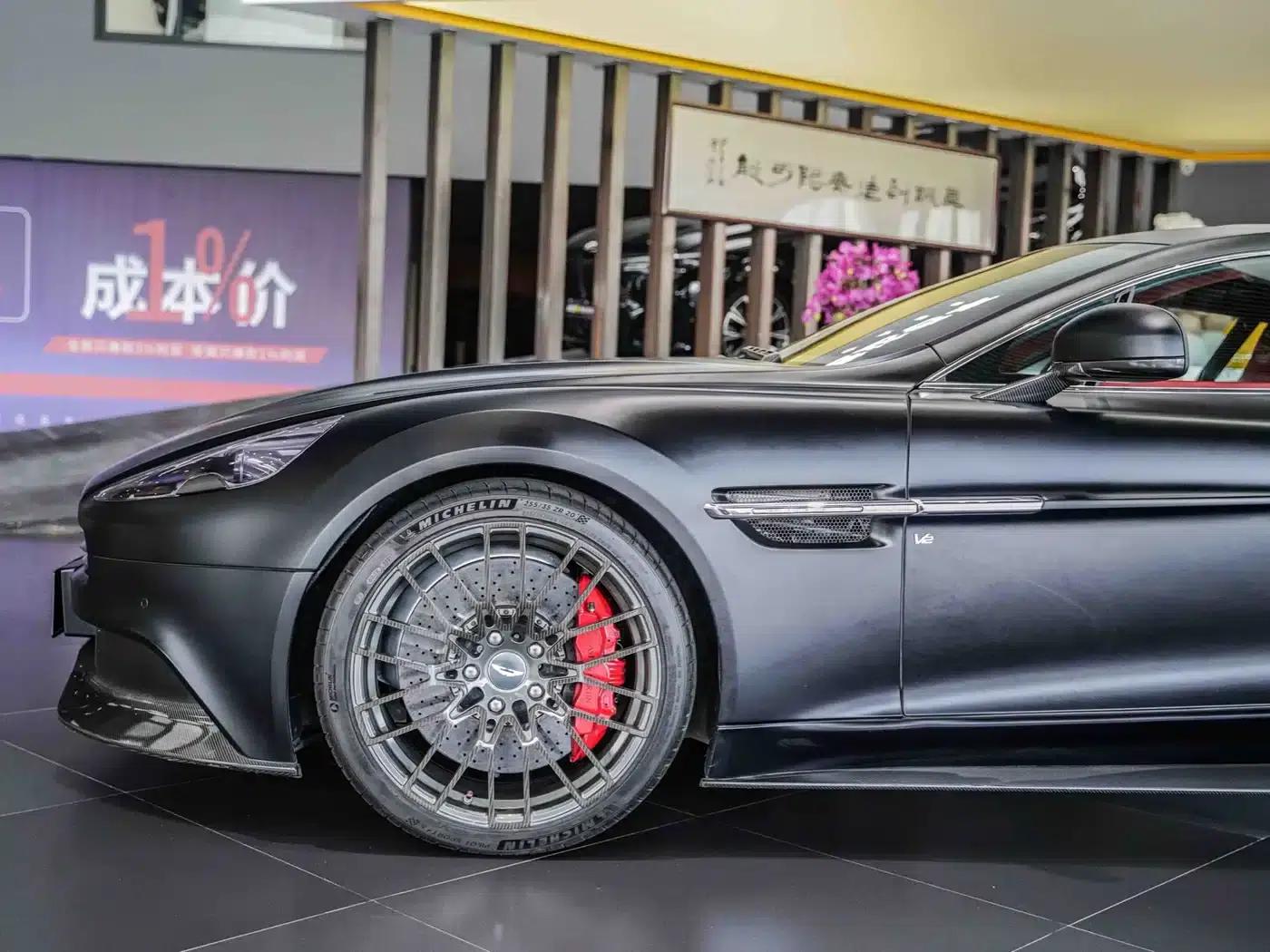 2013 Vanquish 6.0L Standard Model — миниатюра 13