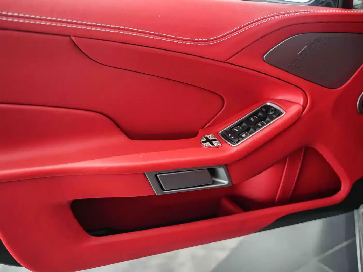 2013 Vanquish 6.0L Standard Model — миниатюра 8