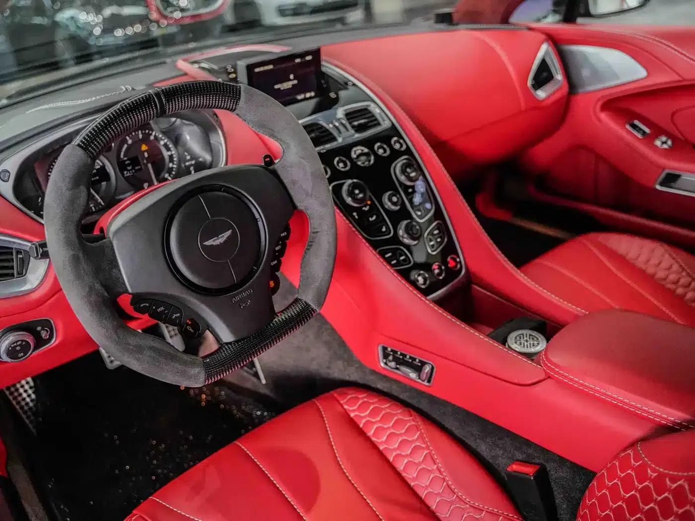 2013 Vanquish 6.0L Standard Model — миниатюра 10