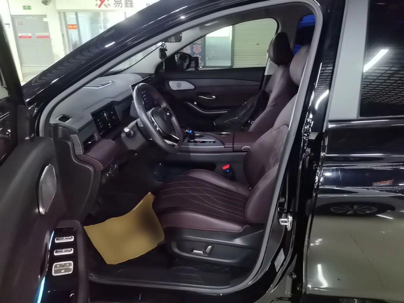 JETOUR X90 PRO 2024 1.6T DCT Luxury Edition 5 Seats — миниатюра 17