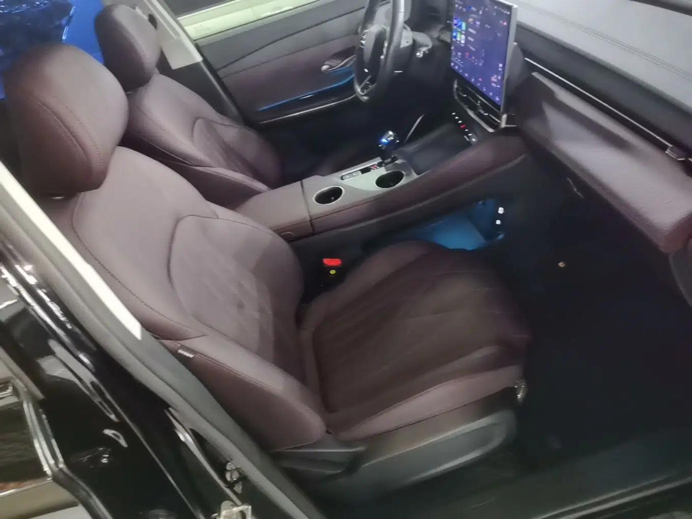 JETOUR X90 PRO 2024 1.6T DCT Luxury Edition 5 Seats — миниатюра 19