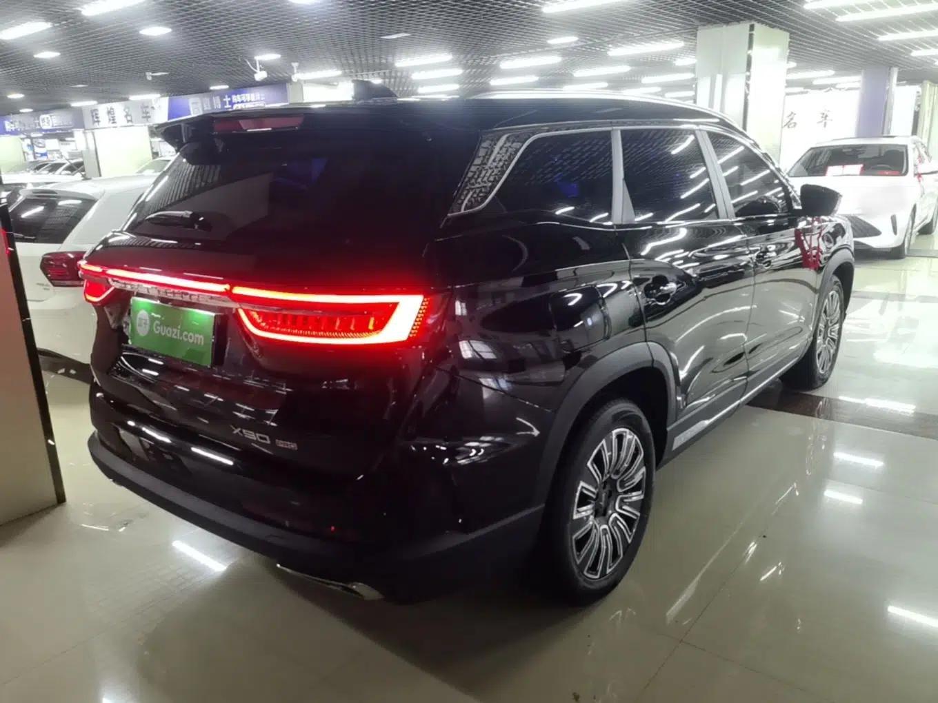 JETOUR X90 PRO 2024 1.6T DCT Luxury Edition 5 Seats — миниатюра 6