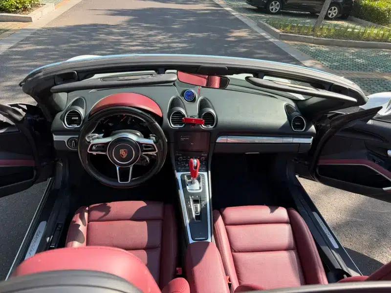 2016 Porsche 718 Boxster 2.0T — миниатюра 13