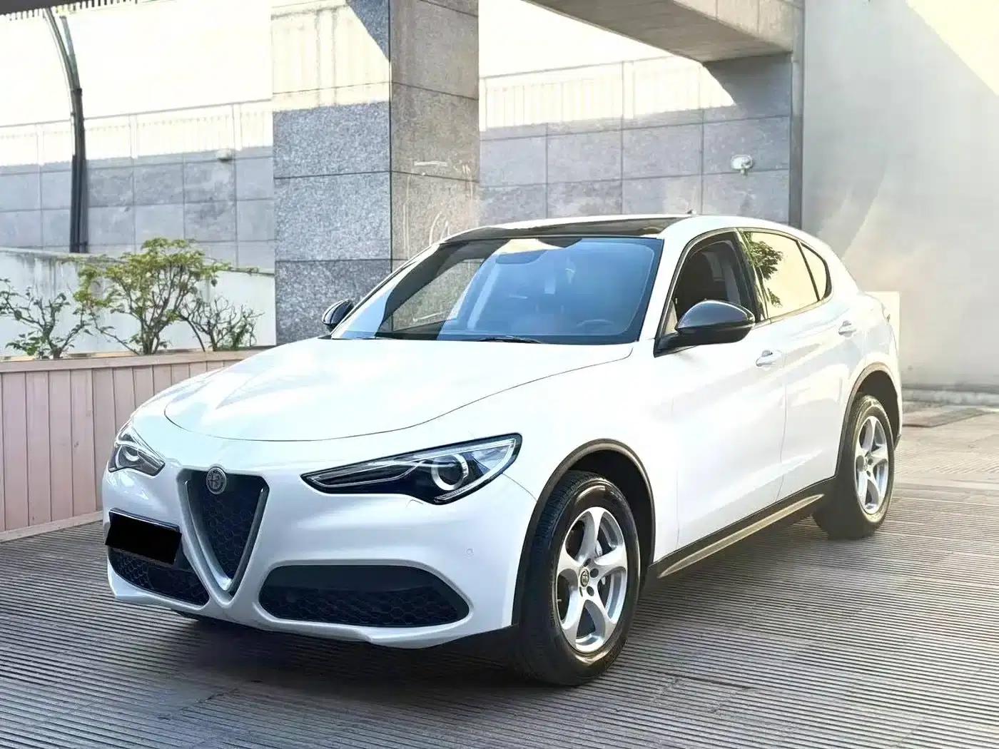 2017 Stelvio 2.0T 200HP Elite Edition — миниатюра 1
