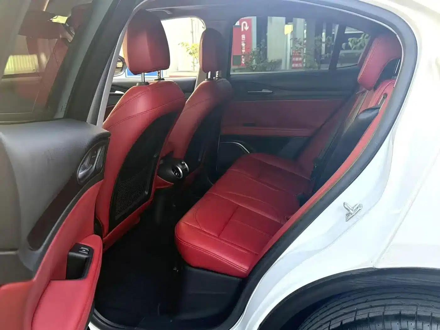 2017 Stelvio 2.0T 200HP Elite Edition — миниатюра 4