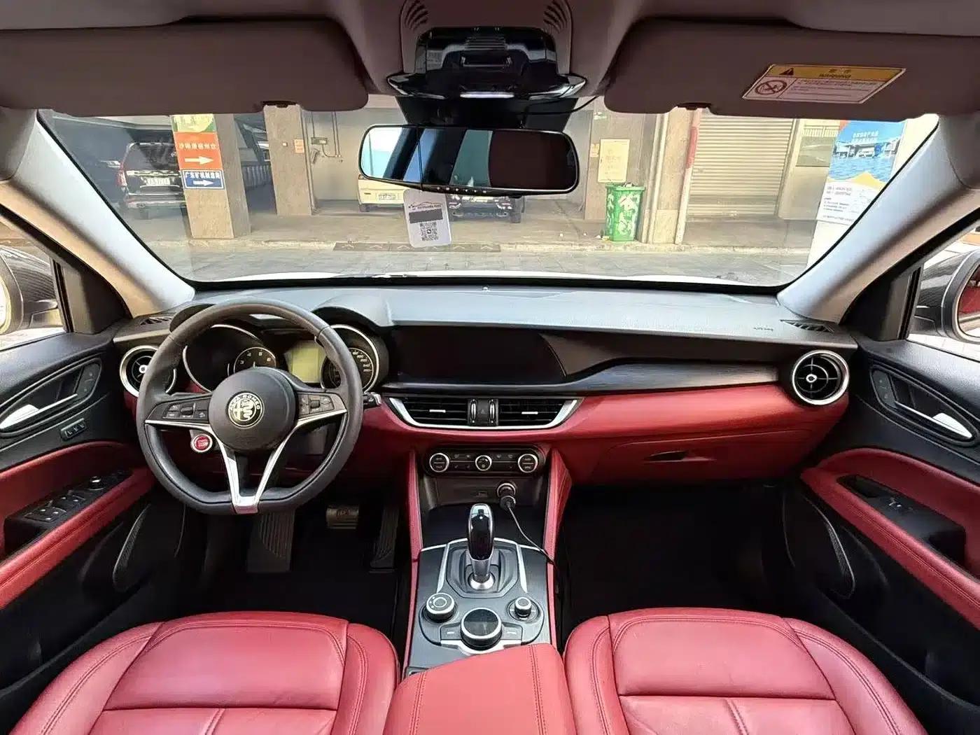 2017 Stelvio 2.0T 200HP Elite Edition — миниатюра 5