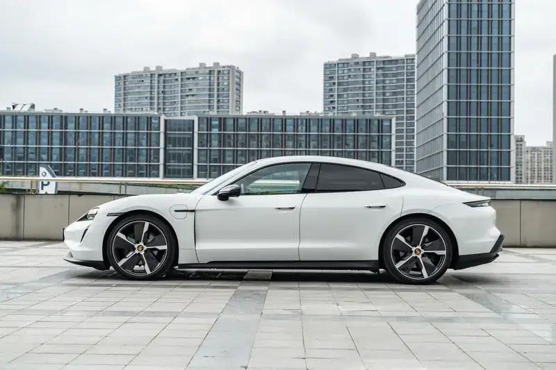 2022 Taycan — миниатюра 4