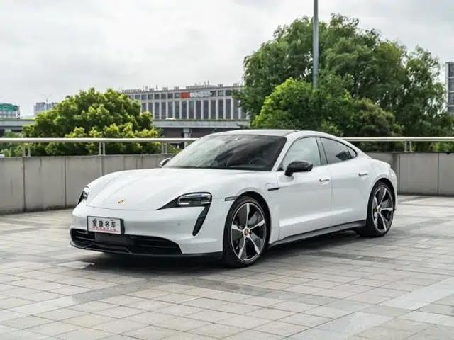 2022 Taycan
