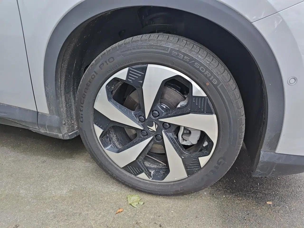 ARCFOX Alpha T5 2026 Model Range-Extended 1215 Yuanjing Smart Driving Version — миниатюра 8
