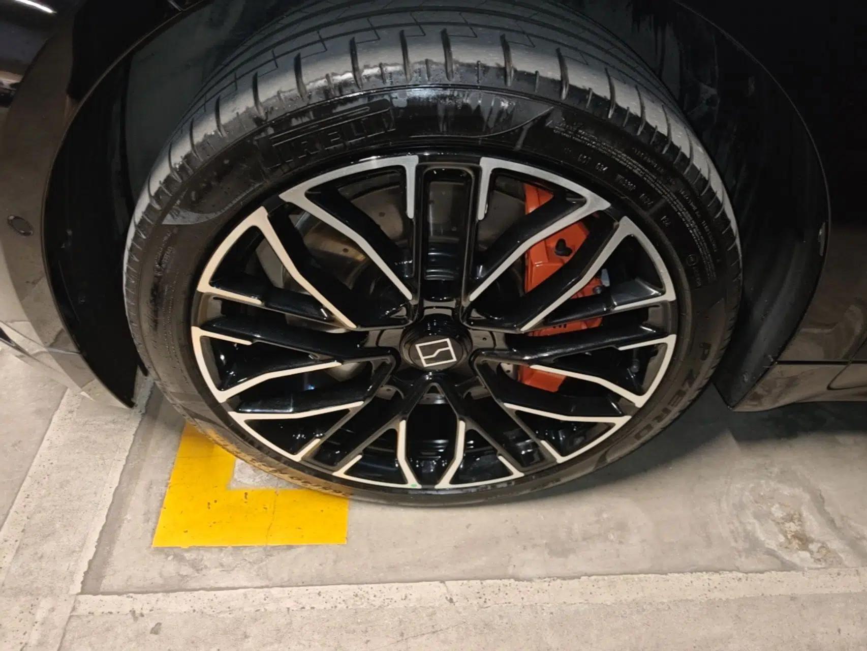 Zeekr 001 2024 YOU Edition 100 kWh All-Wheel Drive — миниатюра 10