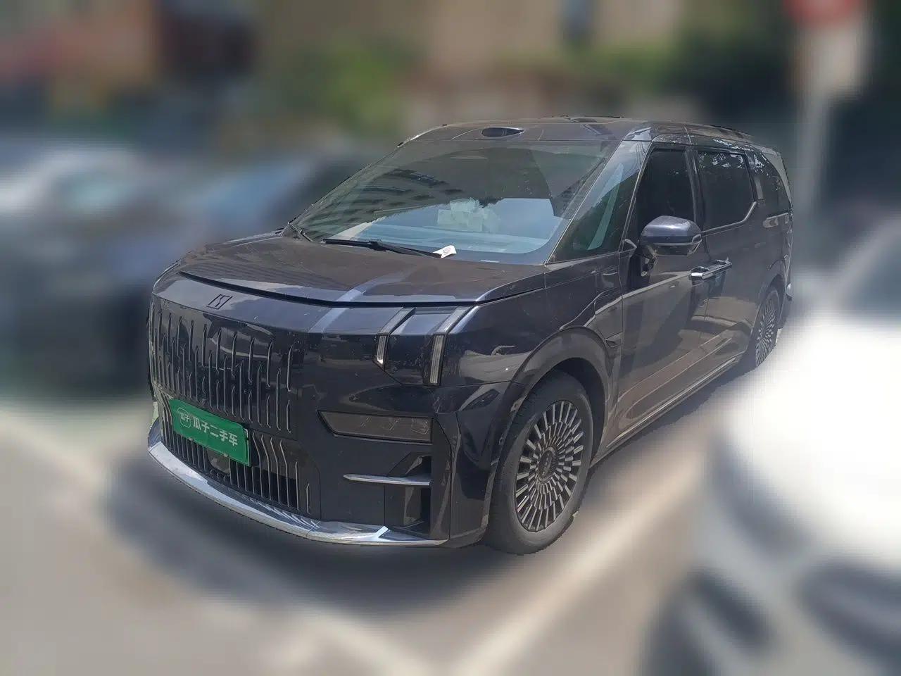 Zeekr 009 2024 7-Seater Aisle Version 108 kWh — миниатюра 1