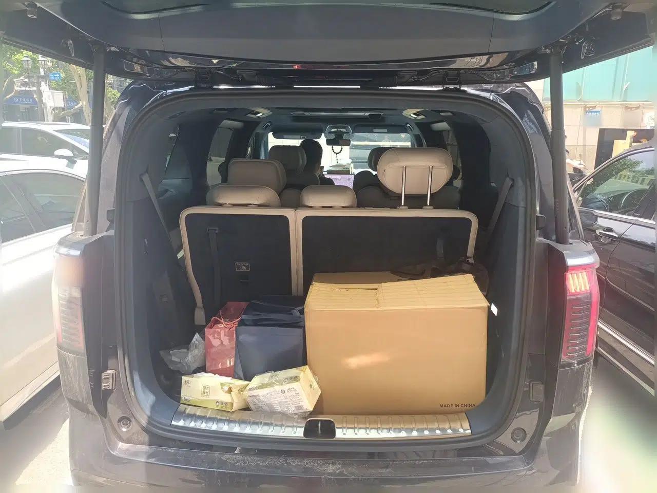 Zeekr 009 2024 7-Seater Aisle Version 108 kWh — миниатюра 19
