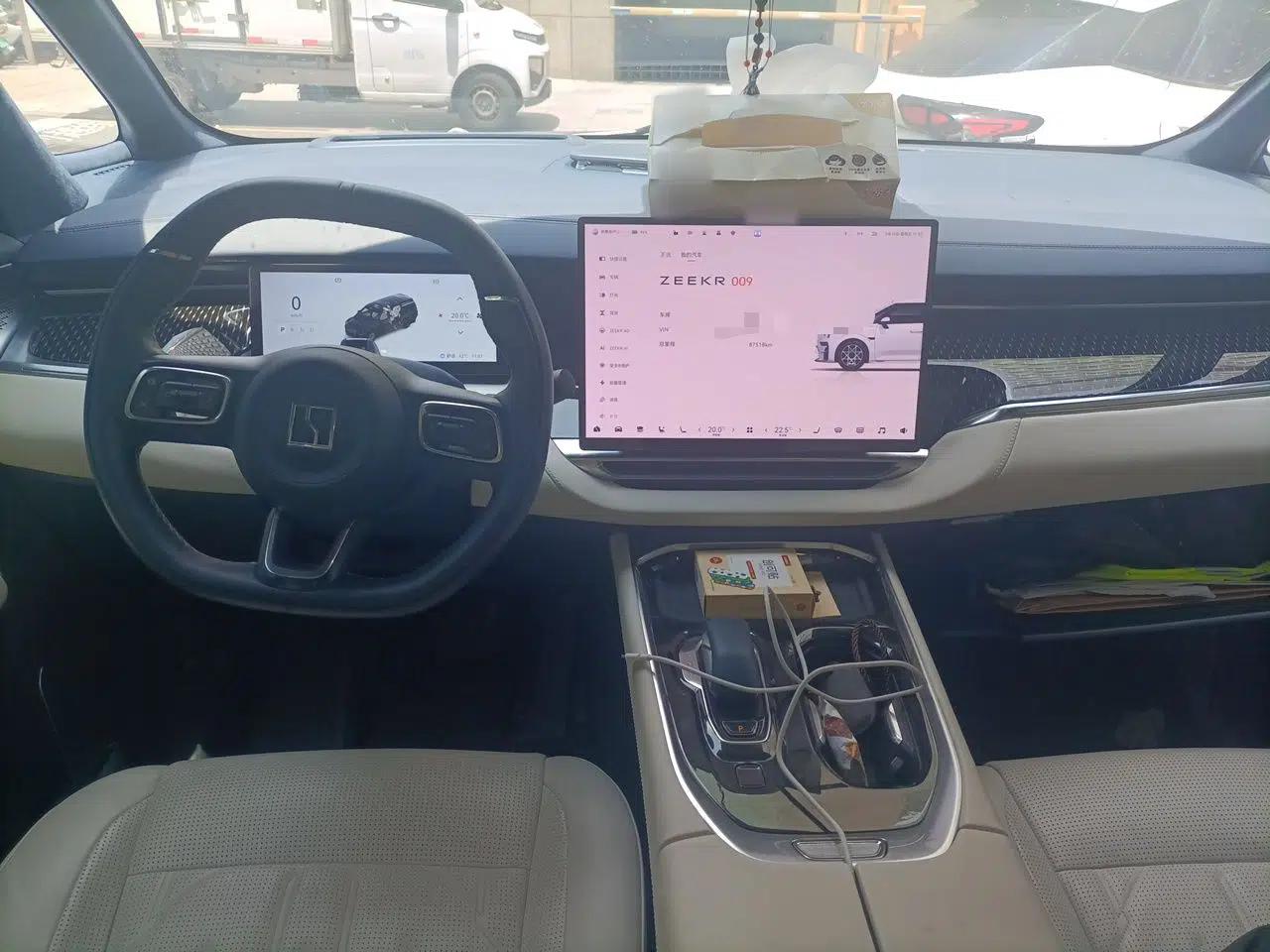 Zeekr 009 2024 7-Seater Aisle Version 108 kWh — миниатюра 9