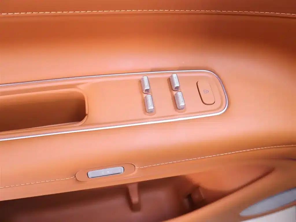 Wenjie M9 2024 Range Extended Ultra Edition 42kWh 6-Seater — миниатюра 17