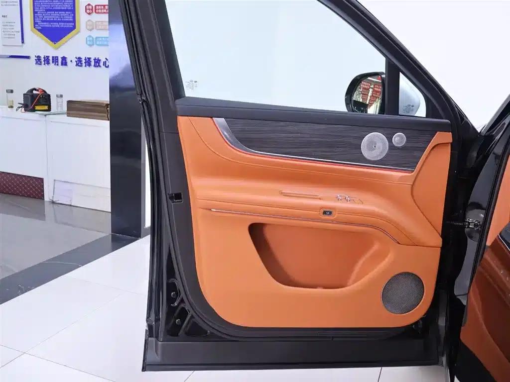 Wenjie M9 2024 Range Extended Ultra Edition 42kWh 6-Seater — миниатюра 18