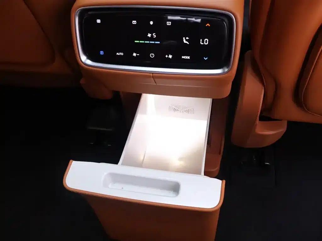 Wenjie M9 2024 Range Extended Ultra Edition 42kWh 6-Seater — миниатюра 26