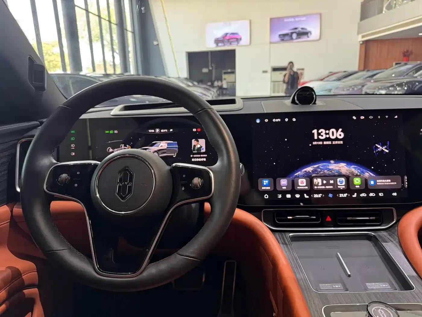 Wenjie M9 2024 Pure Electric Max Edition 100kWh 6-Seater — миниатюра 11