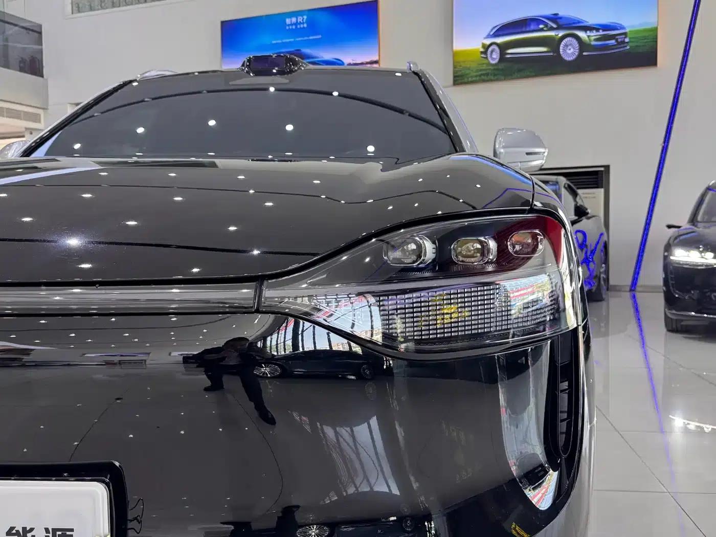 Wenjie M9 2024 Pure Electric Max Edition 100kWh 6-Seater — миниатюра 4