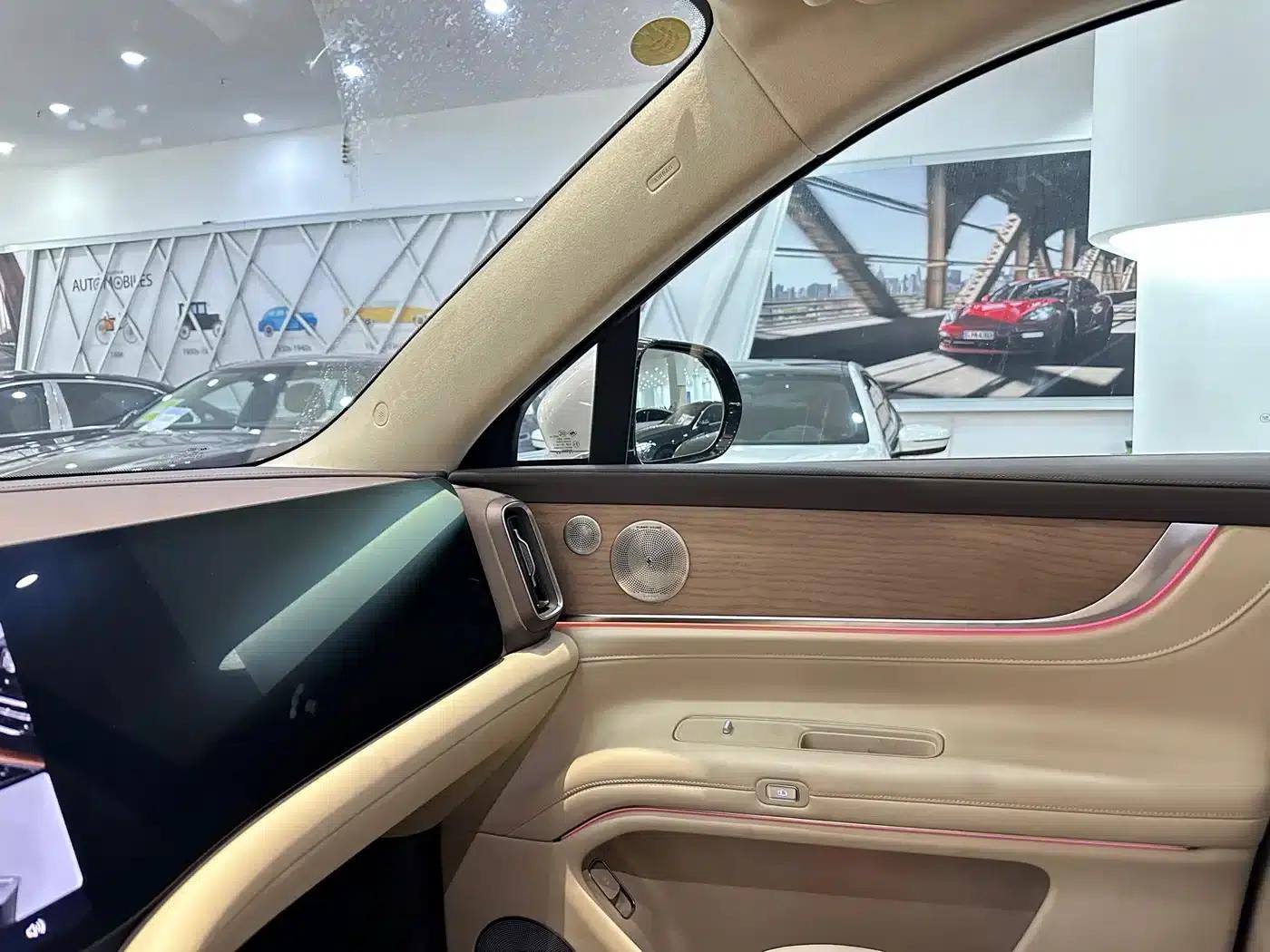 Wenjie M9 2025 Ultra Extended Range Edition 52kWh 6-Seat Version (192-line LiDAR) — миниатюра 5