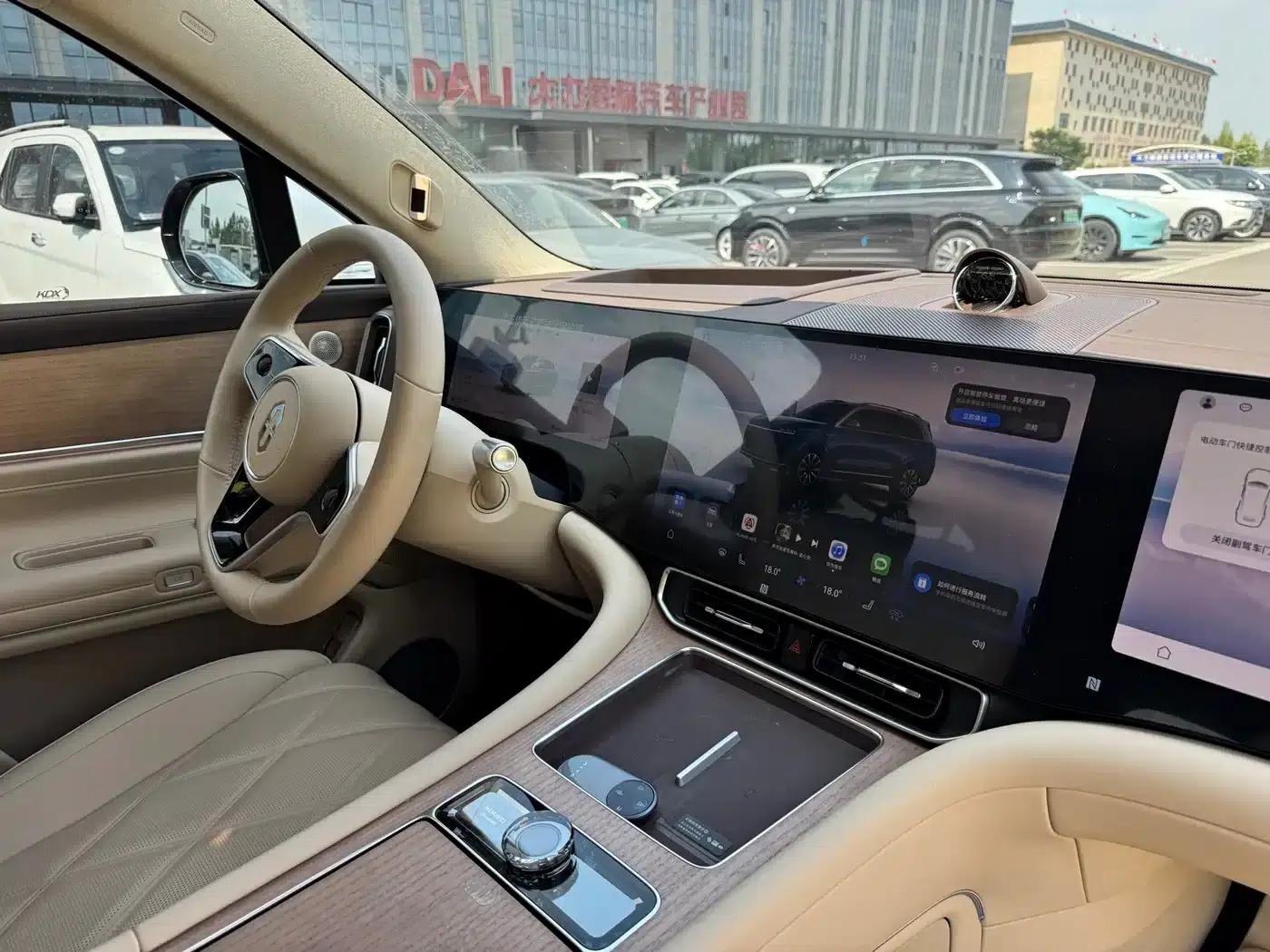 Wenjie M9 2025 Ultra Extended Range Edition (52kWh, 6-seater, 192-line LiDAR) — миниатюра 15