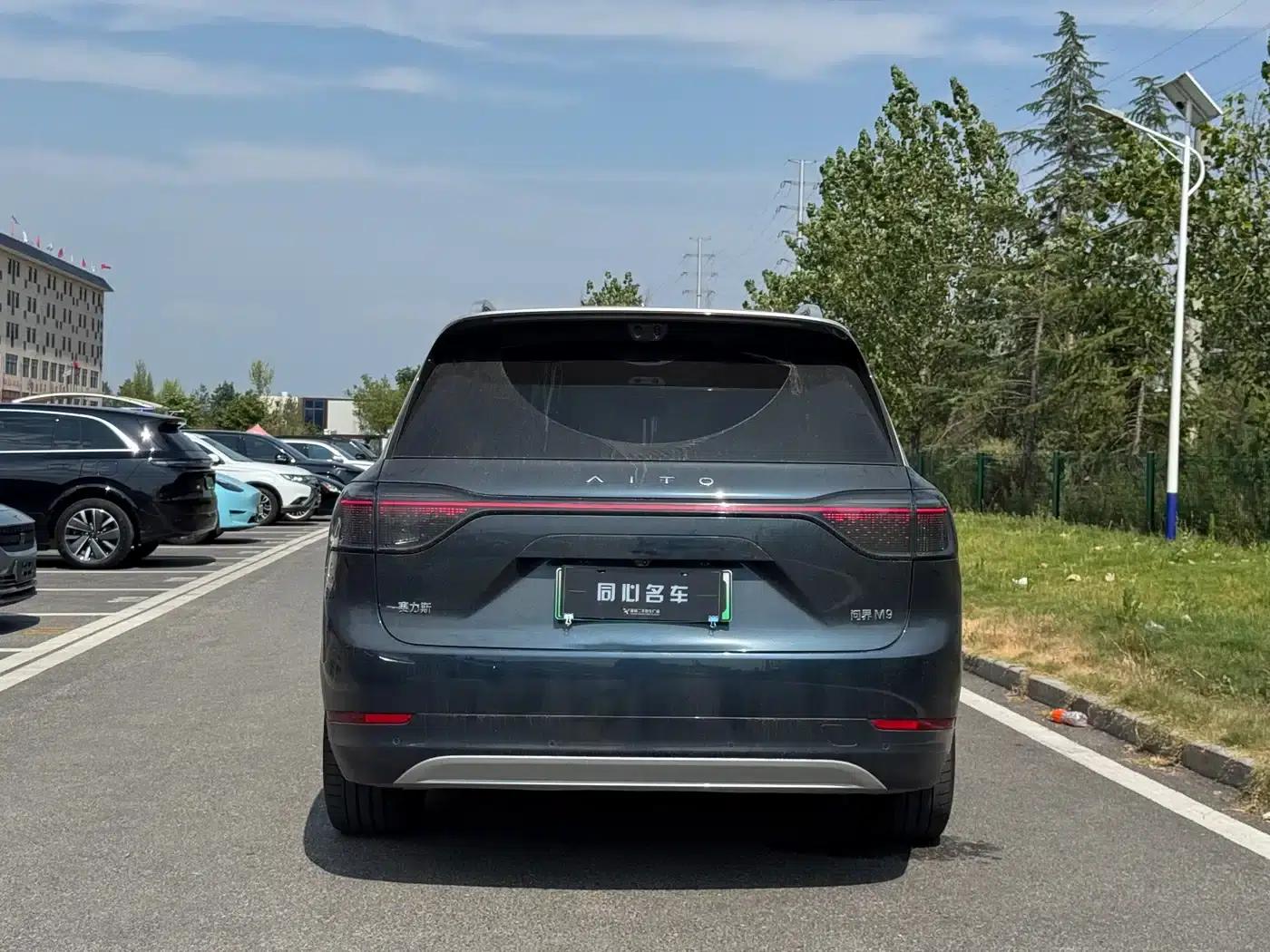 Wenjie M9 2025 Ultra Extended Range Edition (52kWh, 6-seater, 192-line LiDAR) — миниатюра 21