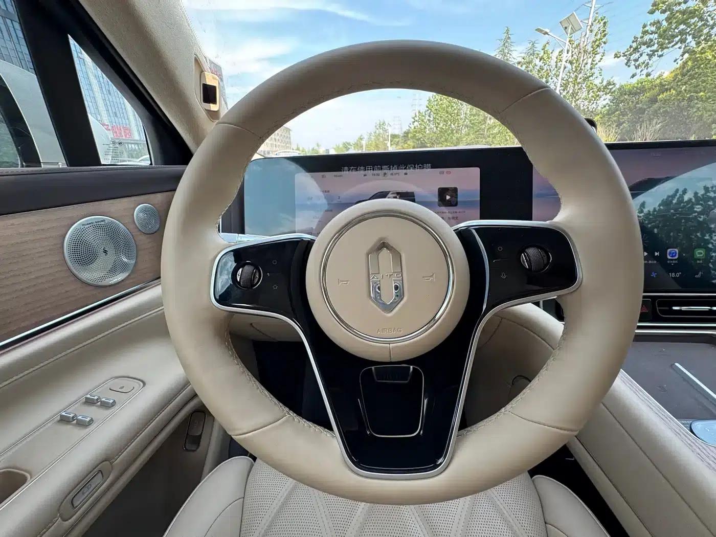 Wenjie M9 2025 Ultra Extended Range Edition (52kWh, 6-seater, 192-line LiDAR) — миниатюра 5