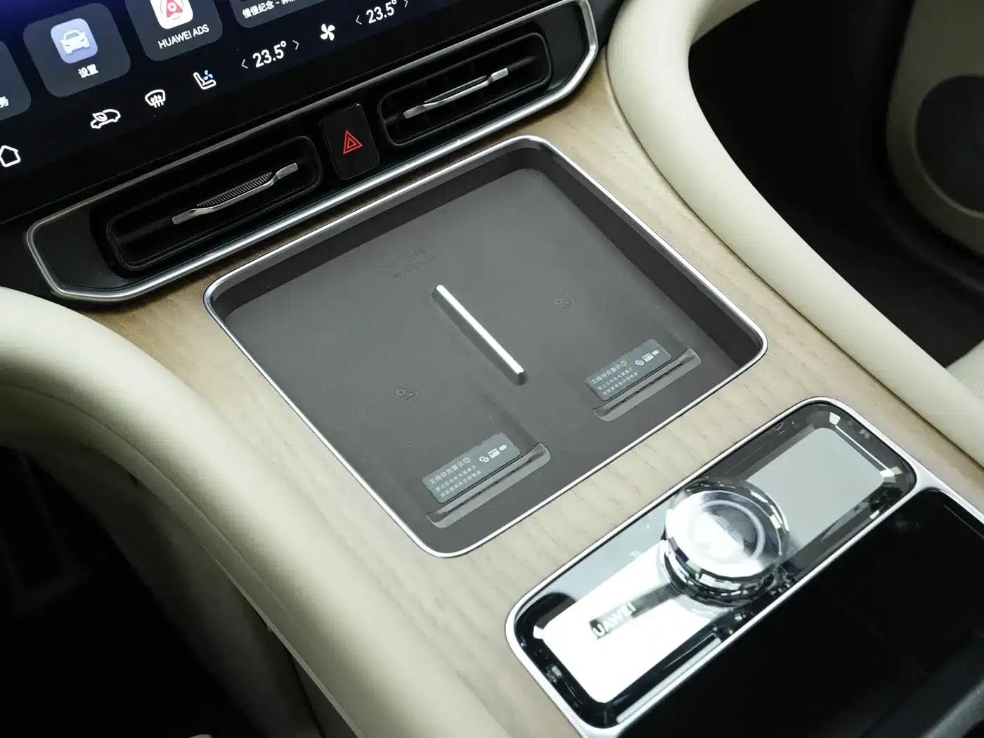 Wenjie M9 2025 Ultra Extended Range Edition (52kWh, 6-seater, 192-line LiDAR) — миниатюра 10