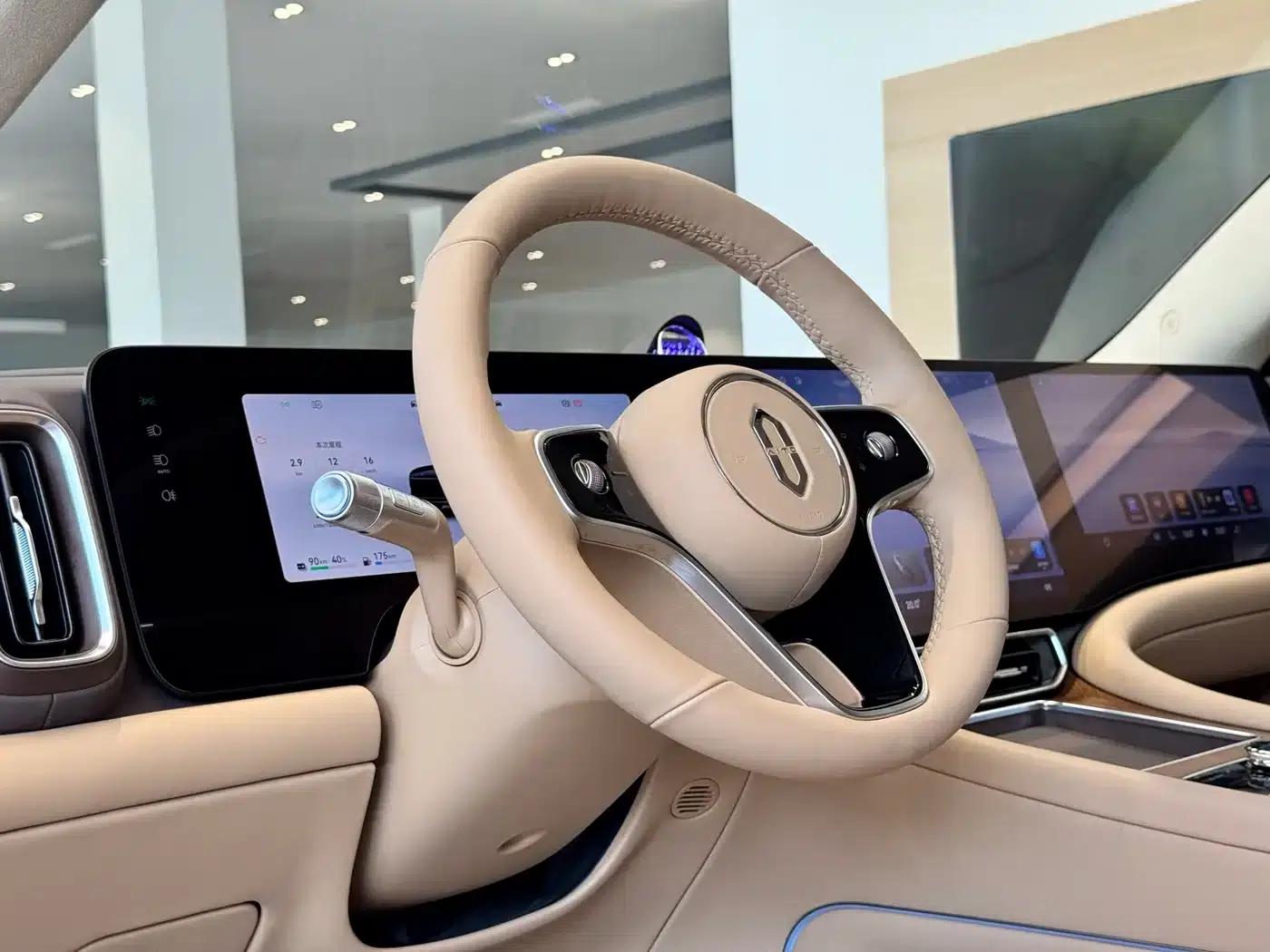 Wenjie M9 2025 Ultra Extended Range Edition 52kWh 6-Seat Version (192-line LiDAR) — миниатюра 11