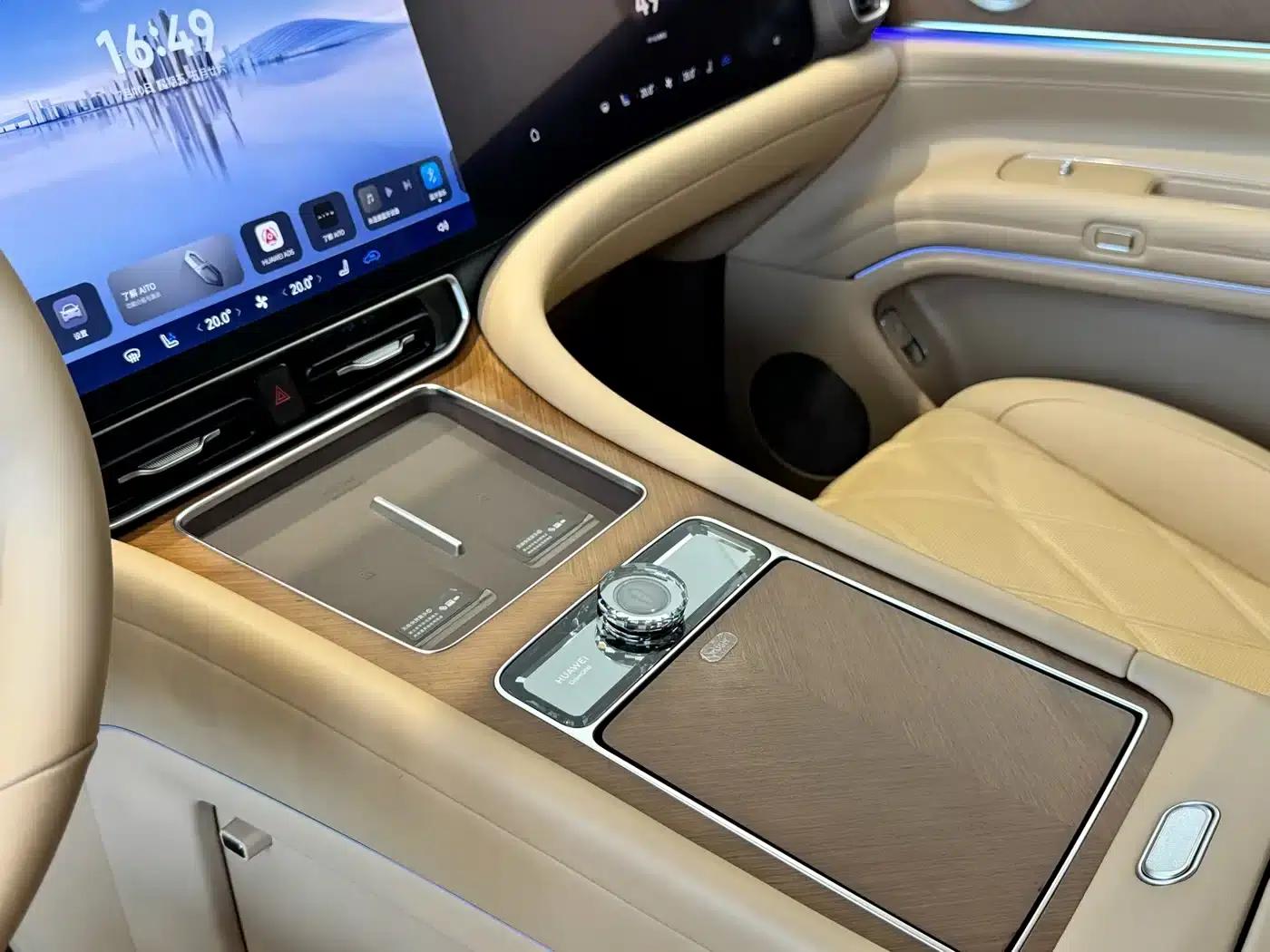 Wenjie M9 2025 Ultra Extended Range Edition 52kWh 6-Seat Version (192-line LiDAR) — миниатюра 13