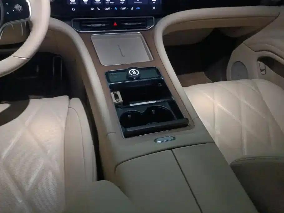 Wenjie M9 2025 Ultra Extended Range Edition (52kWh, 5-seater, 192-line LiDAR) — миниатюра 16