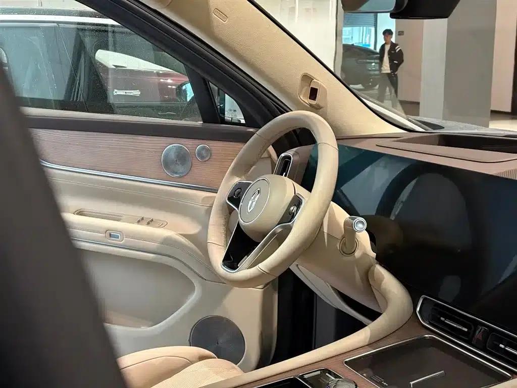 Wenjie M9 2025 Ultra Extended Range Edition 52kWh 6-Seat Version (192-line LiDAR) — миниатюра 15