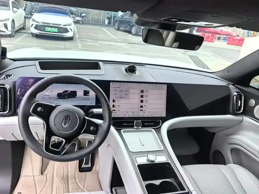 Wenjie M9 2024 Range Extended Ultra Edition 42kWh 6-Seater — миниатюра 3