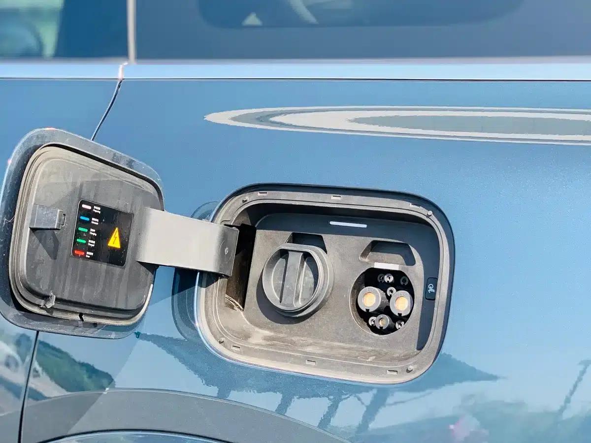 Wenjie M9 2024 Range Extended Ultra Edition 42kWh 6-Seater — миниатюра 15