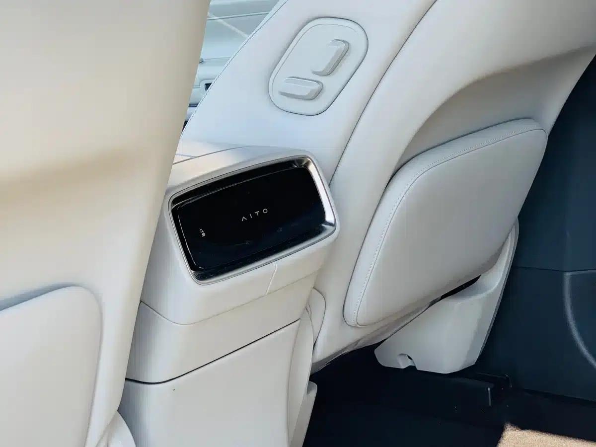 Wenjie M9 2024 Range Extended Ultra Edition 42kWh 6-Seater — миниатюра 21