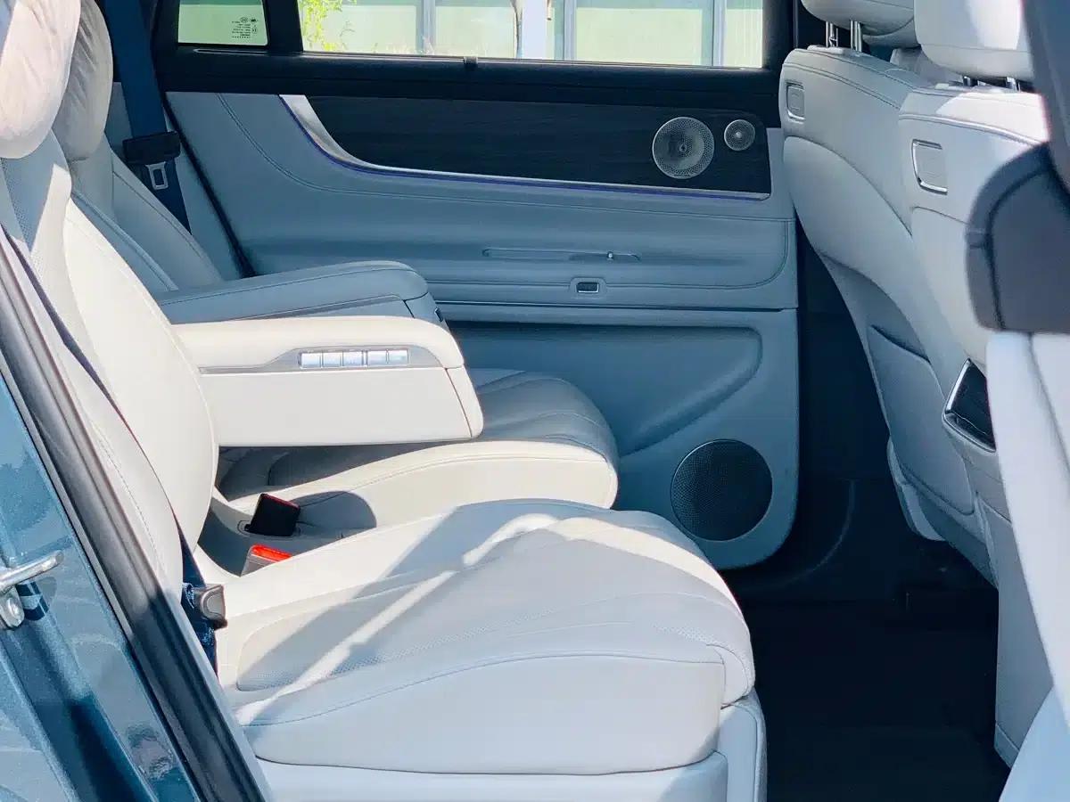 Wenjie M9 2024 Range Extended Ultra Edition 42kWh 6-Seater — миниатюра 27