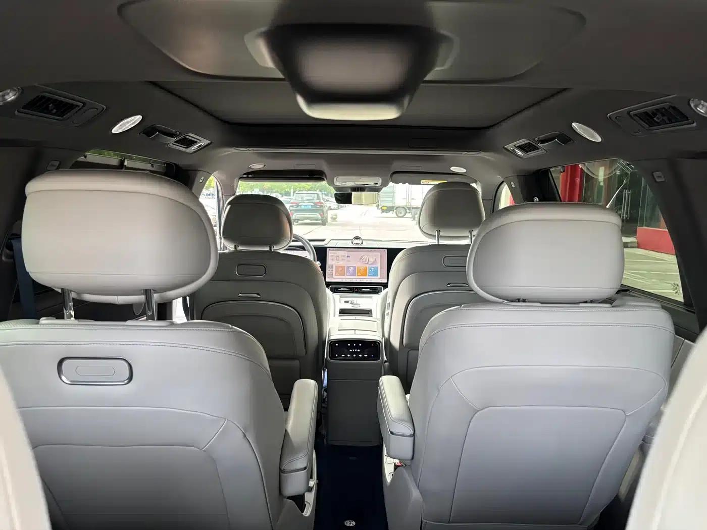 Wenjie M9 2024 Range Extended Ultra Edition 42kWh 6-Seater — миниатюра 14