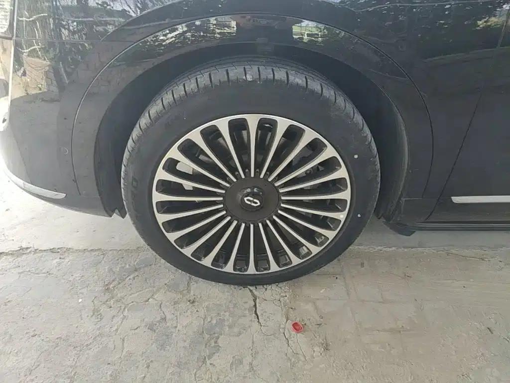 Wenjie M9 2025 Ultra Extended Range Edition (52kWh, 6-seater, 192-line LiDAR) — миниатюра 23