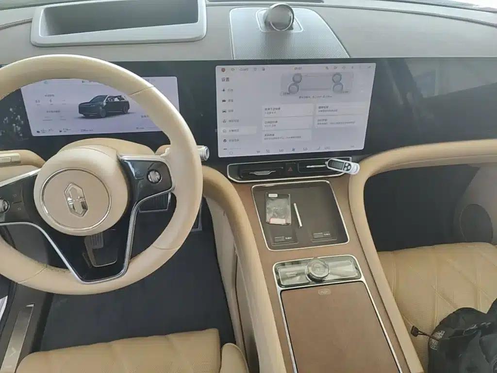 Wenjie M9 2025 Ultra Extended Range Edition (52kWh, 6-seater, 192-line LiDAR) — миниатюра 10