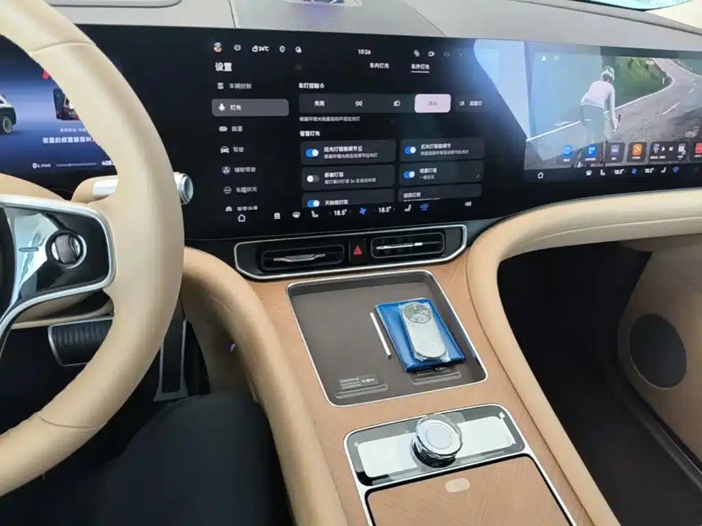 Wenjie M9 2025 Ultra Extended Range Edition (52kWh, 5-seater, 192-line LiDAR) — миниатюра 13