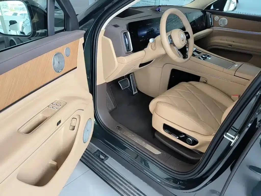 Wenjie M9 2025 Ultra Extended Range Edition (52kWh, 5-seater, 192-line LiDAR) — миниатюра 16
