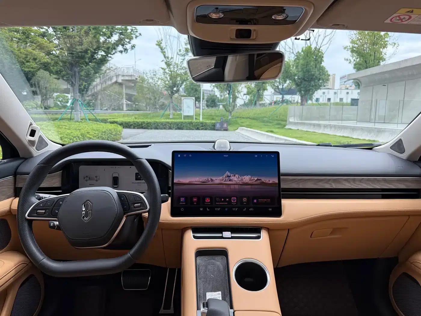 Wenjie M5 2022 Extended Range 4WD Flagship Edition — миниатюра 4