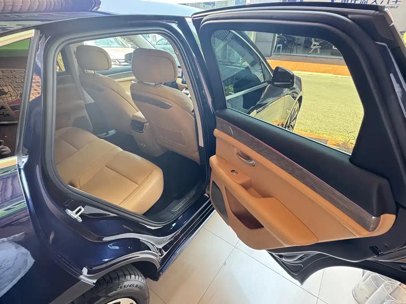 Wenjie M5 2022 Extended Range 4WD Ultimate Edition — миниатюра 14