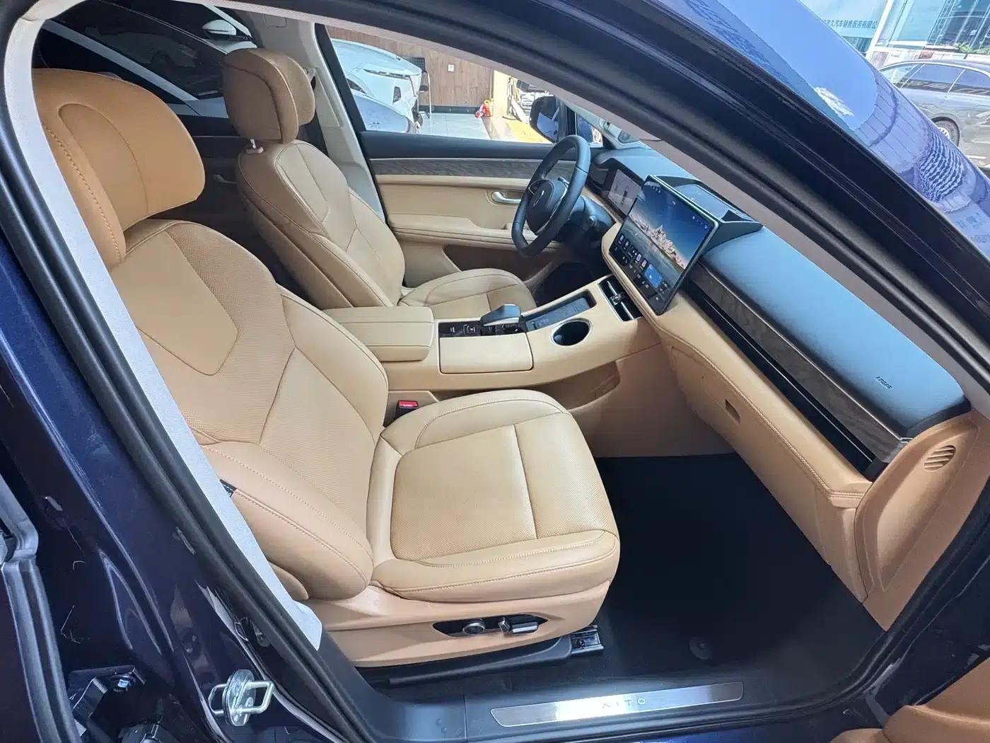Wenjie M5 2022 Extended Range 4WD Ultimate Edition — миниатюра 16