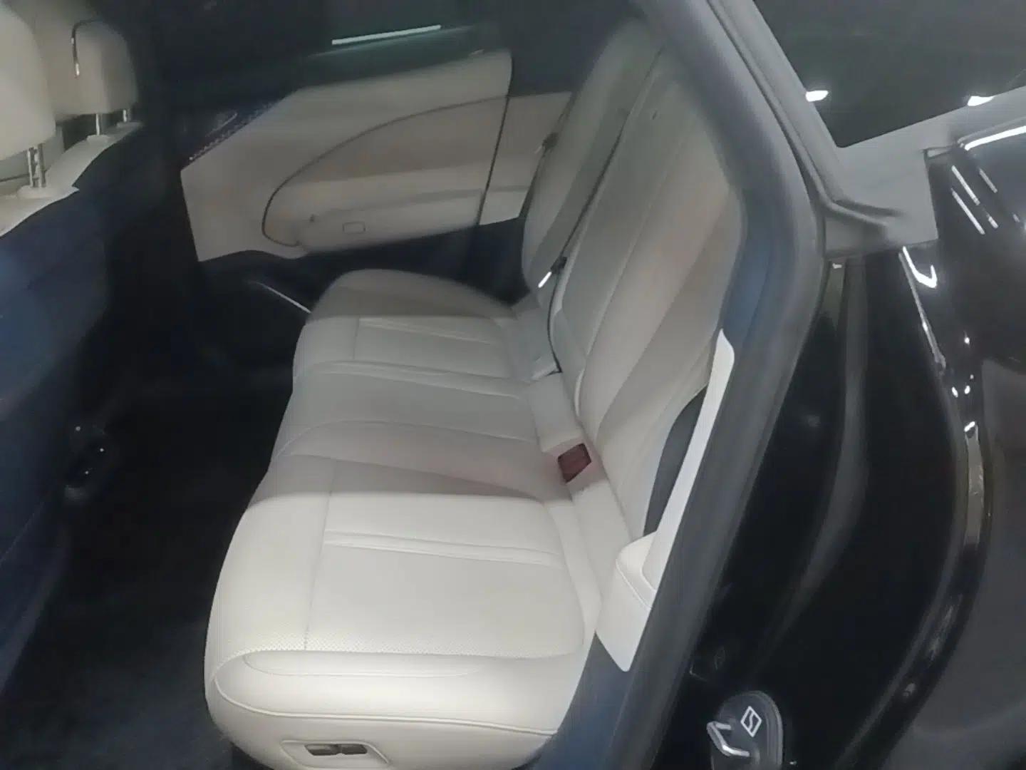 Zeekr 007 2024 Rear-Drive Enhanced Version 75 kWh — миниатюра 20