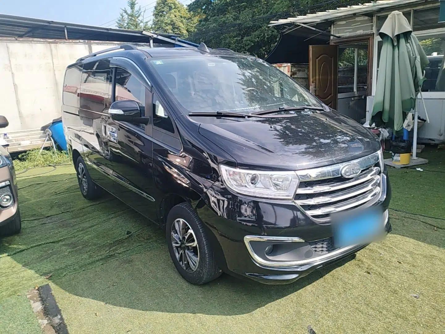 JAC Refine M3 2019 IKEA Edition 1.8L Luxury Smart Model — миниатюра 3