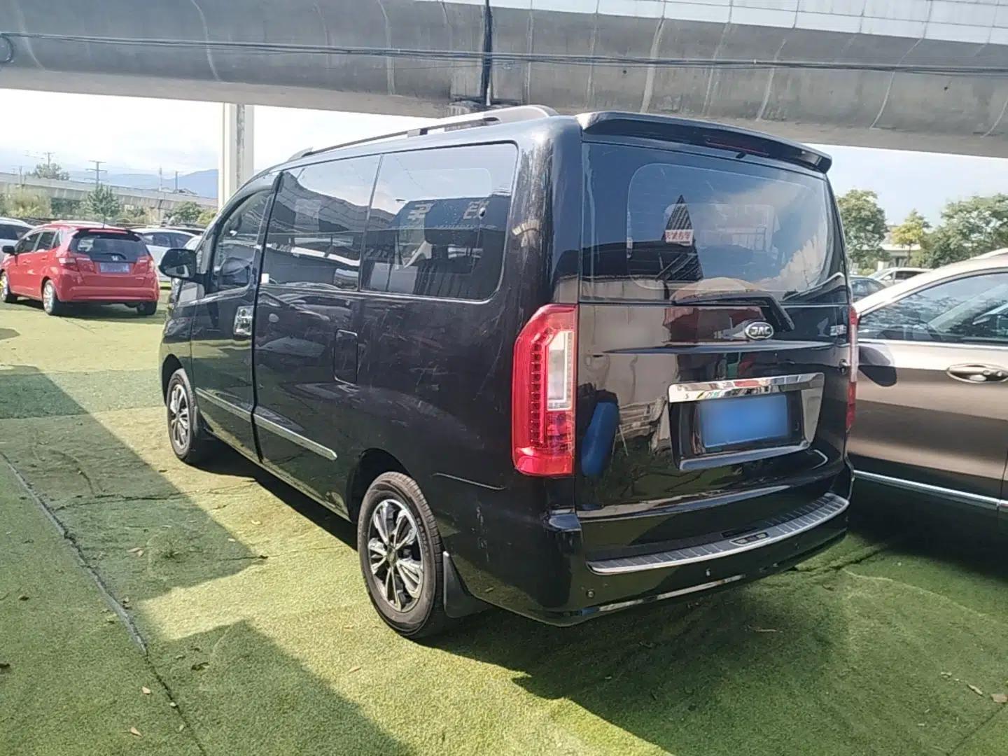JAC Refine M3 2019 IKEA Edition 1.8L Luxury Smart Model — миниатюра 4