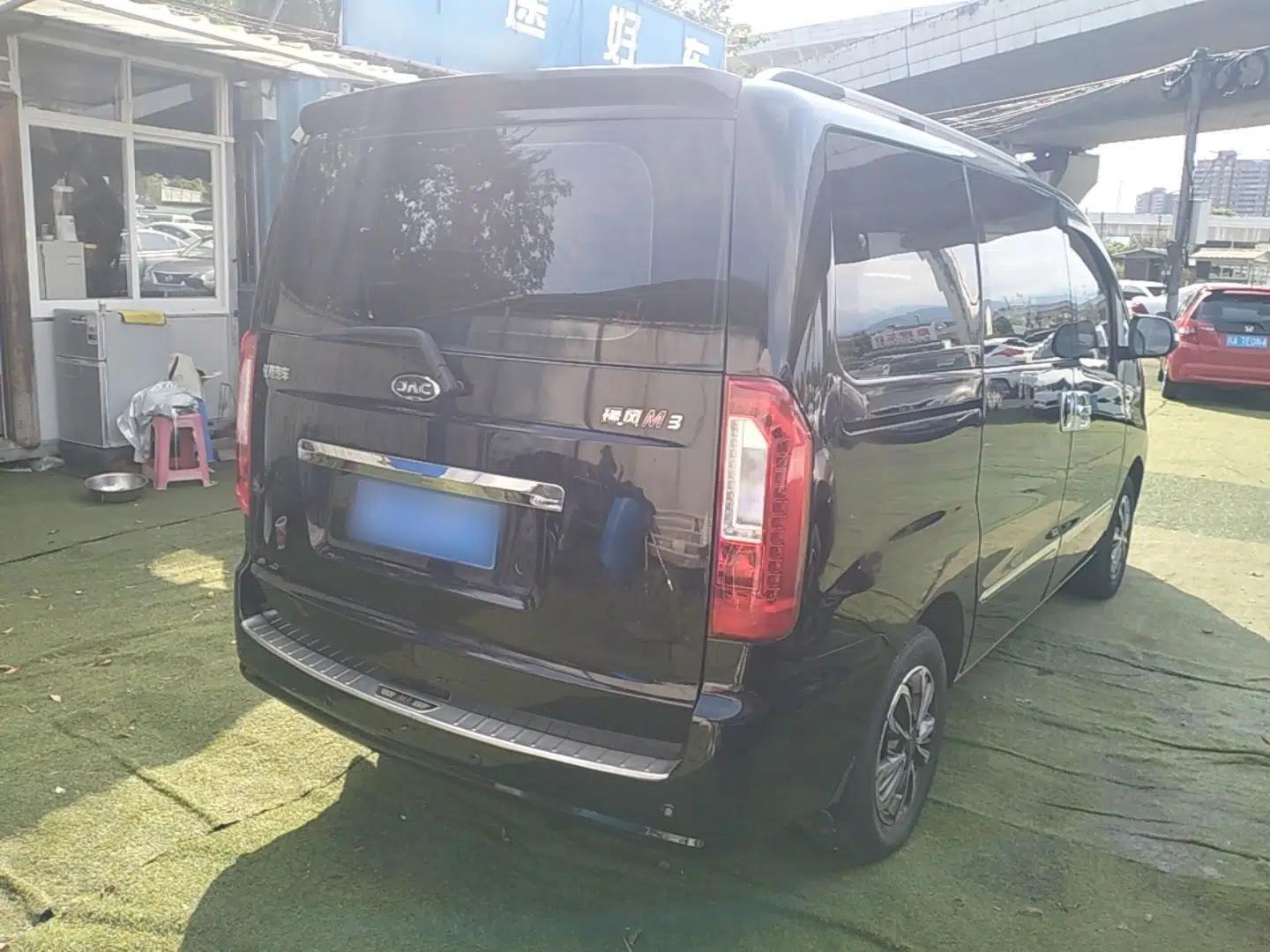 JAC Refine M3 2019 IKEA Edition 1.8L Luxury Smart Model — миниатюра 6