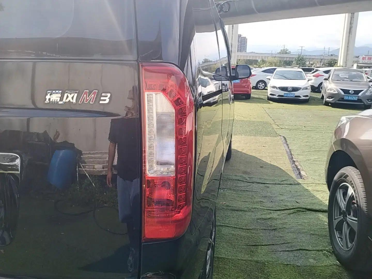 JAC Refine M3 2019 IKEA Edition 1.8L Luxury Smart Model — миниатюра 9