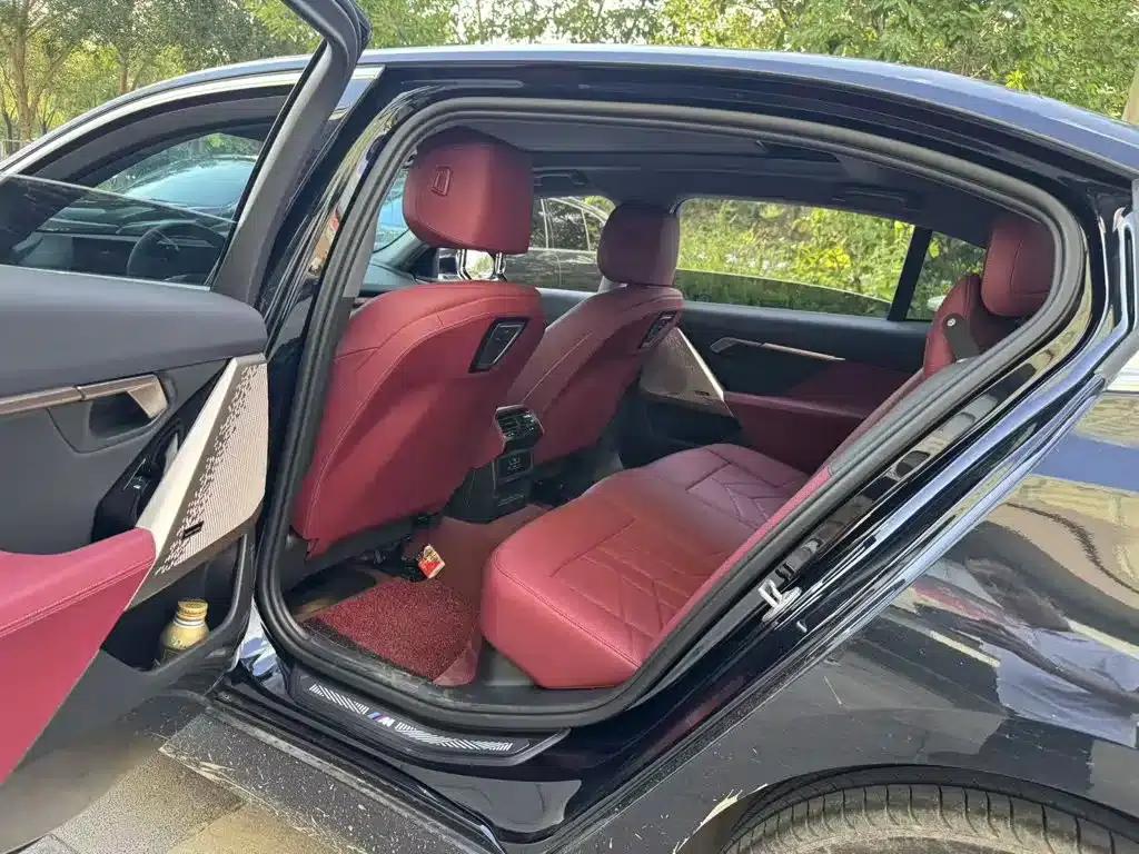 2025 BMW 5 Series 530Li xDrive M Sport Package — миниатюра 9