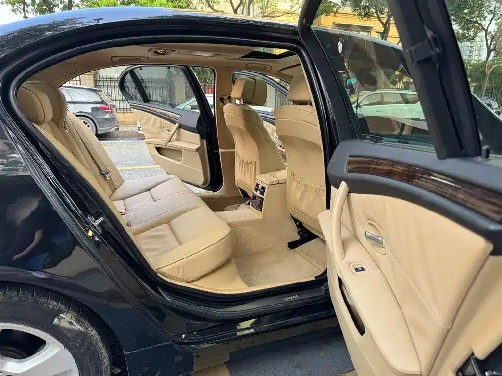 BMW 5 Series 2010 520Li Luxury — миниатюра 11